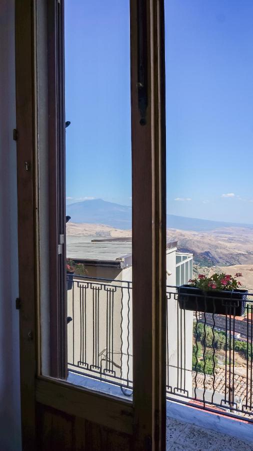 La Casa Del Fabbro Bed & Breakfast Troina Dış mekan fotoğraf